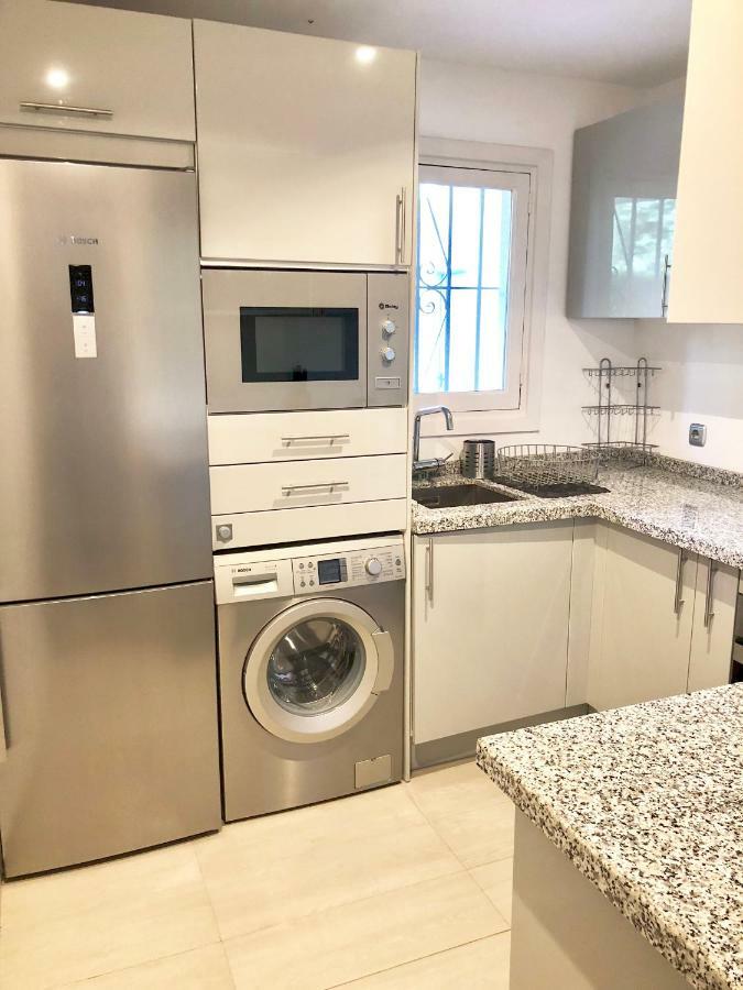 Beachside 2bed/2bath With Large Patio And Pool Lejlighed Marbella